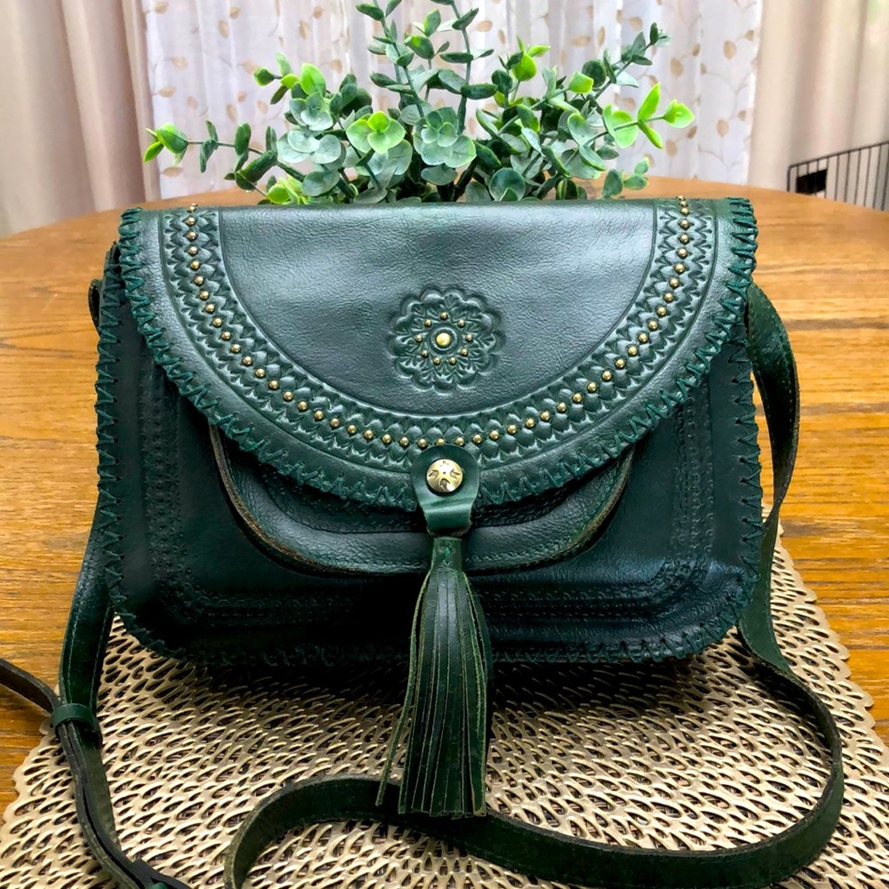 GUC Patricia Nash crossbody bag